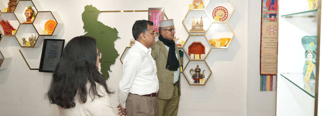 ODOP Gallery Visit of Dr. T.V. Somanathan, Cabinet Secretary, Government of India